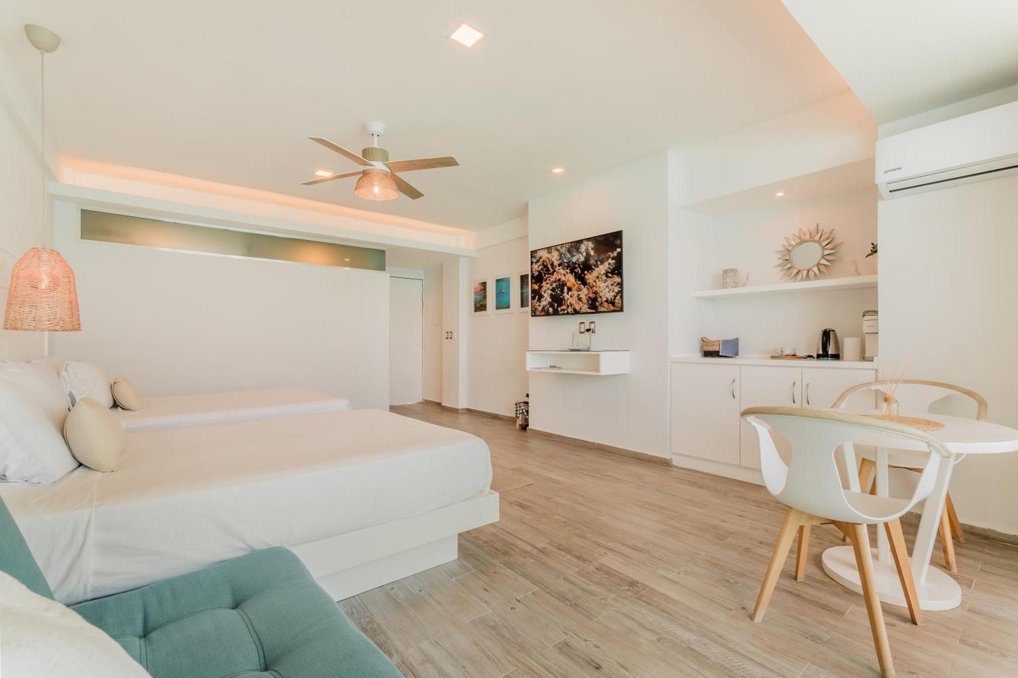 The Ocean Vibes Suites By Casa Paraiso Cancun Exterior photo